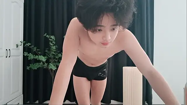 Snapshot of ZH-HUAHUA chatting on 03.15.26 ZH-HUAHUA online show from 03.15.26