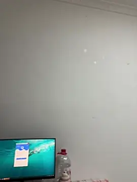 Snapshot of tiantian_niu chatting on 04.23.26 tiantian niu online show from 04.23.26