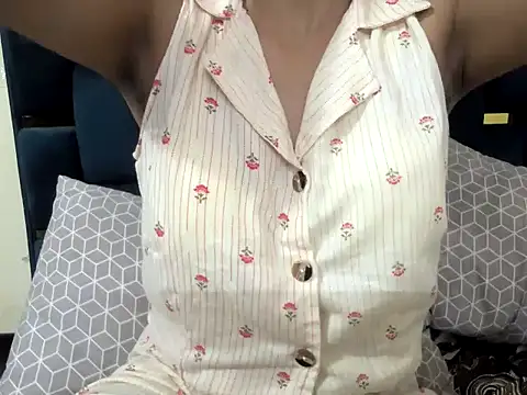 Snapshot of Aradya_ chatting on 04.16.26 Aradya online show from 04.16.26