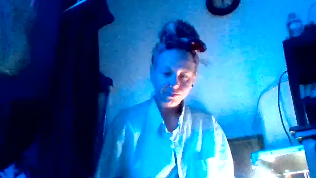 Snapshot of Ambionce chatting on 06.16.26 Ambionce online show from 06.16.26