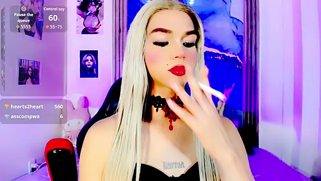 Snapshot of blonde_queen- chatting on 05.19.26 blonde queen- online show from 05.19.26