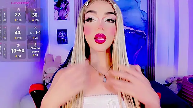 Snapshot of blonde_queen- chatting on 07.07.26 blonde queen- online show from 07.07.26