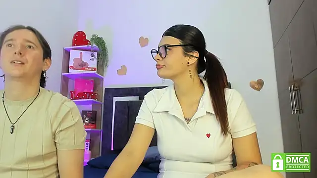 Snapshot of Mariana_and_Ronny chatting on 07.24.26 Mariana and Ronny online show from 07.24.26