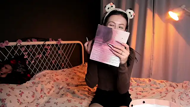 Snapshot of lizaa_breeze chatting on 07.27.26 lizaa breeze online show from 07.27.26