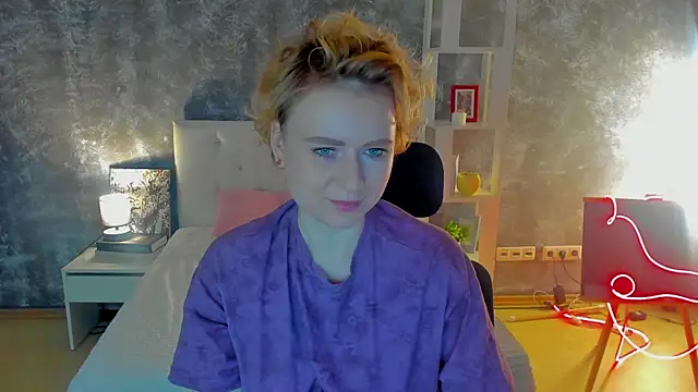 Snapshot of Shiny_Liss chatting on 05.14.26 Shiny Liss online show from 05.14.26