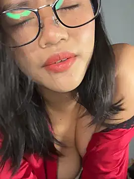 Snapshot of Kiee_19 chatting on 05.26.26 Kiee 19 online show from 05.26.26