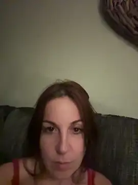 Snapshot of petitehotwife4u chatting on 05.18.26 petitehotwife4u online show from 05.18.26