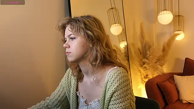 ElizabethVane online show from 04.20.26