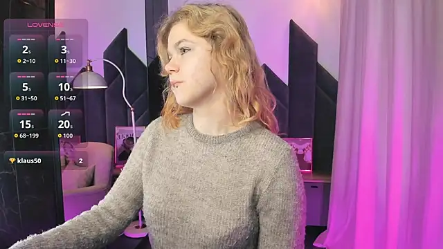Snapshot of ElizabethVane chatting on 06.16.26 ElizabethVane online show from 06.16.26