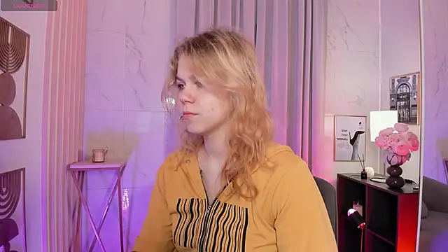 Snapshot of ElizabethVane chatting on 07.02.26 ElizabethVane online show from 07.02.26