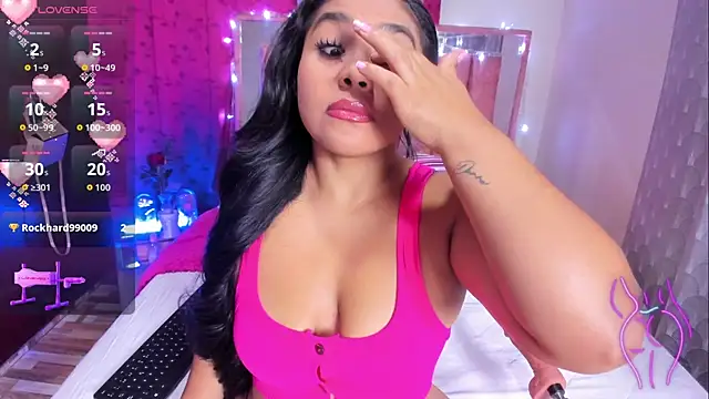 Snapshot of BiancaBooty chatting on 06.17.26 BiancaBooty online show from 06.17.26