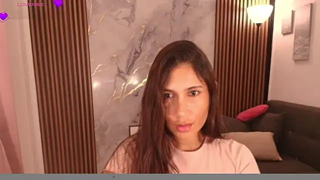 Snapshot of LucyBecker chatting on 04.09.26 LucyBecker online show from 04.09.26