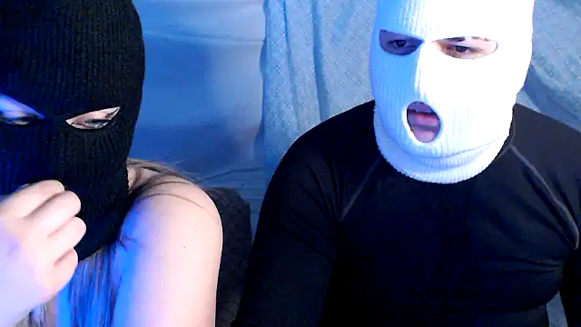 Silvia Leonardo online show from 03.25.26