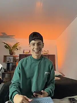 Snapshot of SebastianReed_ chatting on 04.11.26 SebastianReed online show from 04.11.26