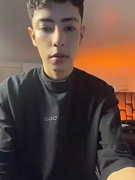 Snapshot of SebastianReed_ chatting on 04.28.26 SebastianReed online show from 04.28.26