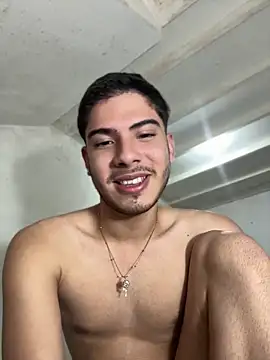 Snapshot of ApoloGray__ chatting on 05.08.26 ApoloGray online show from 05.08.26
