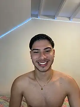 Snapshot of ApoloGray__ chatting on 05.30.26 ApoloGray online show from 05.30.26