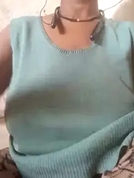 Snapshot of Mona_ji32 chatting on 04.12.26 Mona ji32 online show from 04.12.26