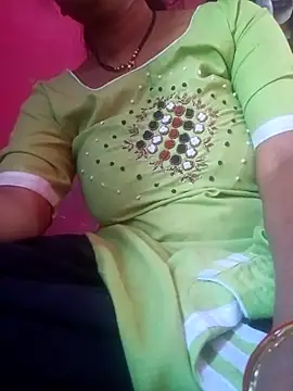 Snapshot of Mona_ji32 chatting on 04.13.26 Mona ji32 online show from 04.13.26