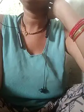 Snapshot of Mona_ji32 chatting on 04.18.26 Mona ji32 online show from 04.18.26