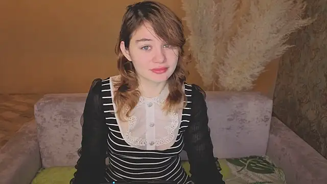 Snapshot of ElizabethRedWings chatting on 05.19.26 ElizabethRedWings online show from 05.19.26
