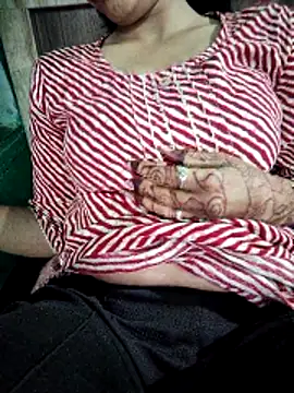 model seela online show from 04.18.26