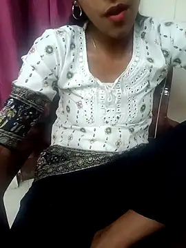 Snapshot of aushi_rajput chatting on 04.08.26 aushi rajput online show from 04.08.26