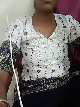Snapshot of aushi_rajput chatting on 05.11.26 aushi rajput online show from 05.11.26