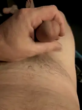 Snapshot of ChillerShrub chatting on 04.04.26 ChillerShrub online show from 04.04.26