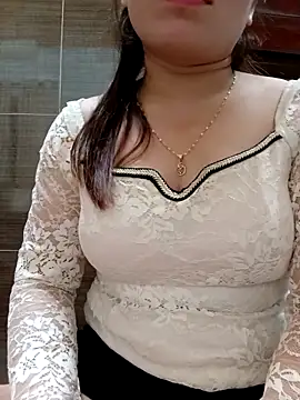 Snapshot of Sury_sexyy chatting on 03.25.26 Sury sexyy online show from 03.25.26