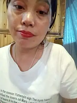 Snapshot of Abi-ni chatting on 05.14.26 Abi-ni online show from 05.14.26