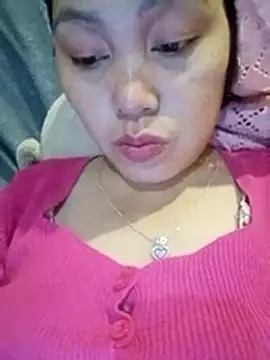 Snapshot of Abi-ni chatting on 05.20.26 Abi-ni online show from 05.20.26