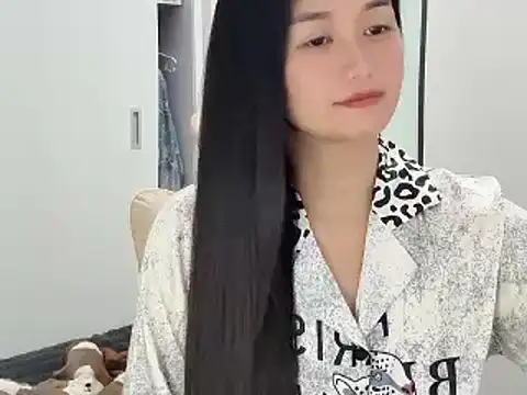 Snapshot of AmyLinee_1 chatting on 05.06.26 AmyLinee 1 online show from 05.06.26