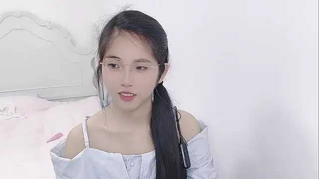 Snapshot of MIAOMIAO-666 chatting on 04.17.26 MIAOMIAO-666 online show from 04.17.26