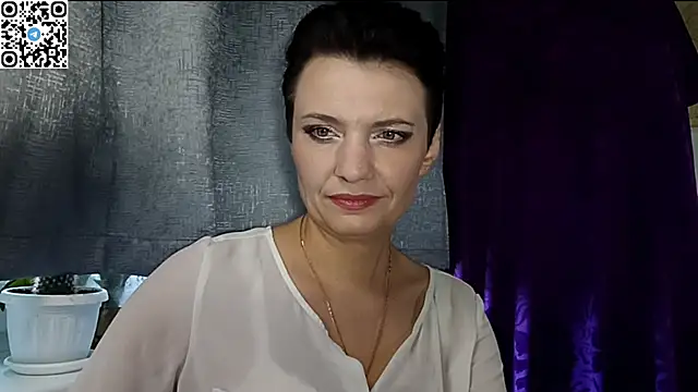 Snapshot of HotMamaQueen234 chatting on 05.11.26 HotMamaQueen234 online show from 05.11.26