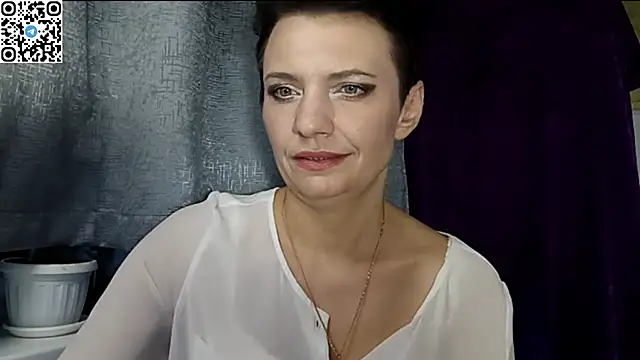 Snapshot of HotMamaQueen234 chatting on 05.11.26 HotMamaQueen234 online show from 05.11.26