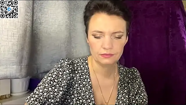 Snapshot of HotMamaQueen234 chatting on 05.24.26 HotMamaQueen234 online show from 05.24.26