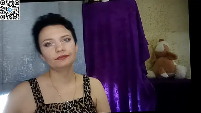 Snapshot of HotMamaQueen234 chatting on 06.15.26 HotMamaQueen234 online show from 06.15.26