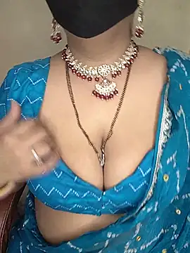 Snapshot of Miss_roohi chatting on 05.19.26 Miss roohi online show from 05.19.26