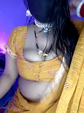 Snapshot of Miss_roohi chatting on 06.15.26 Miss roohi online show from 06.15.26