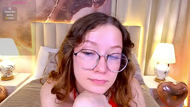 AmelieViolet online show from 07.10.26