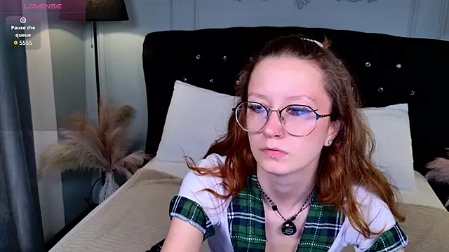 AmelieViolet online show from 07.12.26