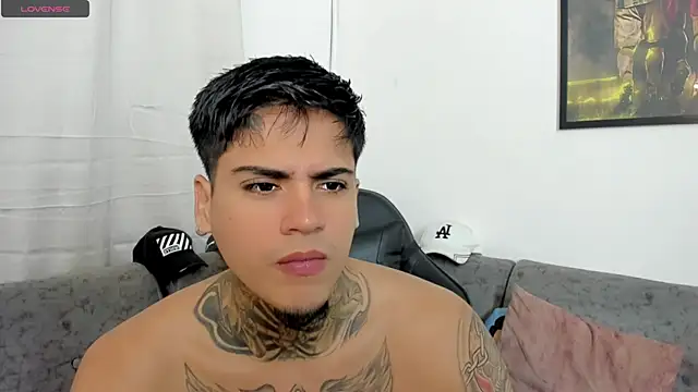 Snapshot of sweetlatinoboy chatting on 07.19.26 sweetlatinoboy online show from 07.19.26
