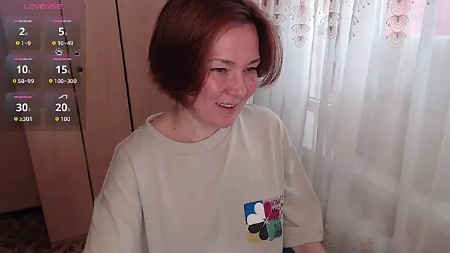Snapshot of Julia_Vagrik chatting on 05.08.26 Julia Vagrik online show from 05.08.26