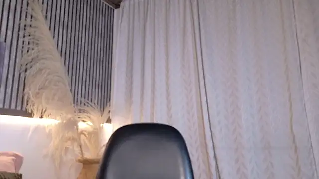 Snapshot of Mariia_Paulaa chatting on 08.04.26 Mariia Paulaa online show from 08.04.26