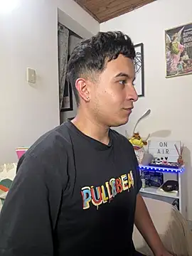 Snapshot of Max_Parkerr chatting on 05.19.26 Max Parkerr online show from 05.19.26