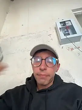 Snapshot of LeonBlazze chatting on 06.03.26 LeonBlazze online show from 06.03.26