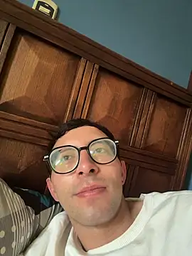 Snapshot of LeonBlazze chatting on 06.15.26 LeonBlazze online show from 06.15.26