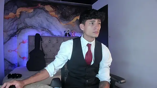 MaxiimoRomano  online show from 04.21.26