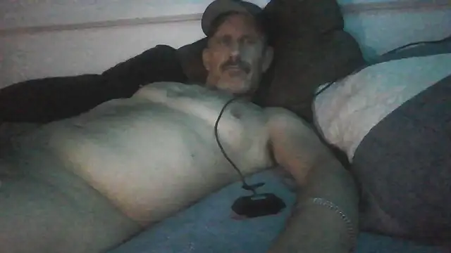 Snapshot of woddy87 chatting on 05.27.26 woddy87 online show from 05.27.26